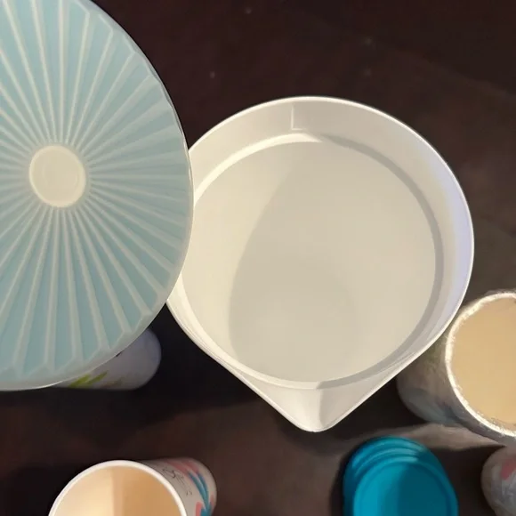 Daisy Tupperware set - Picture 10 of 10